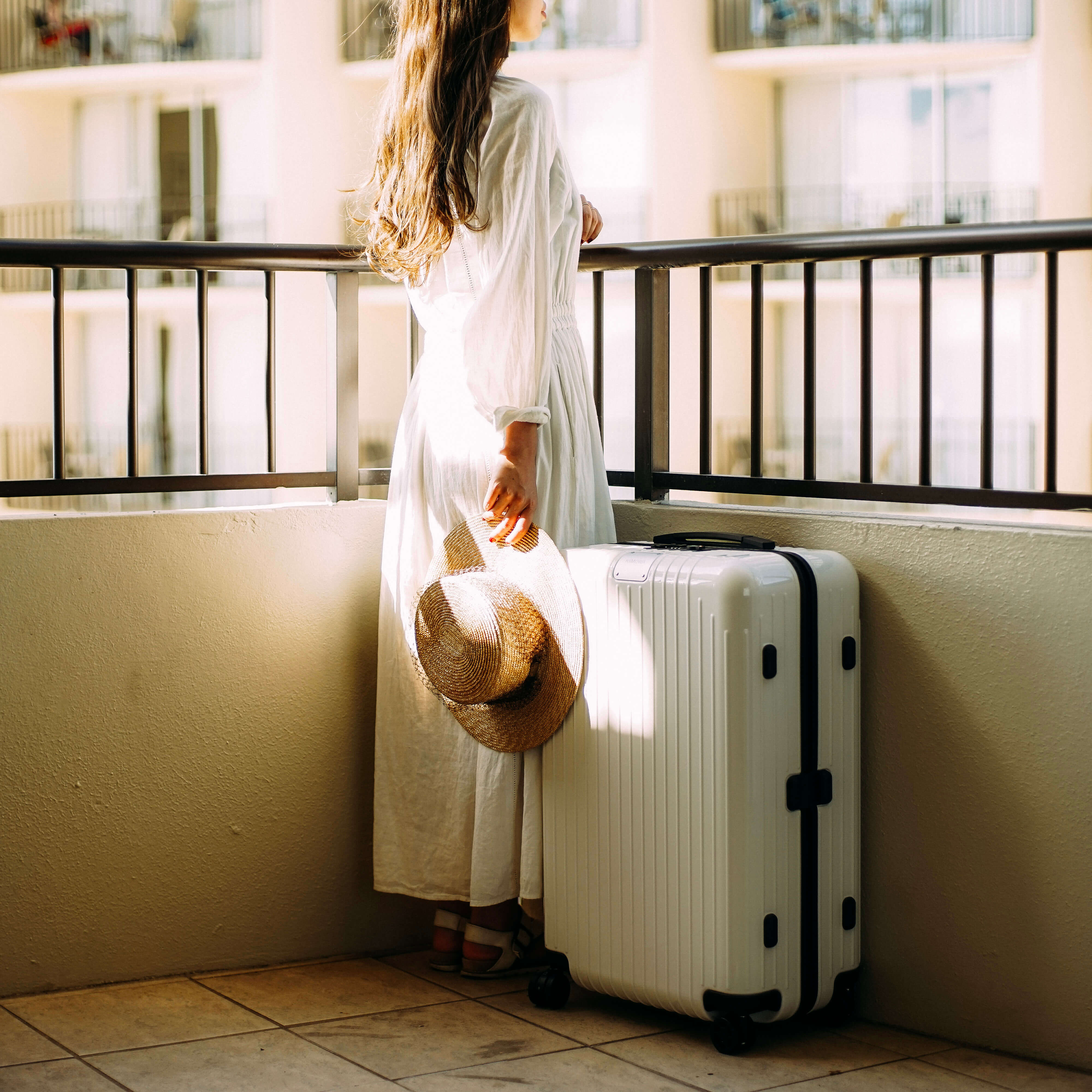 リモワ エッセンシャルライト RIMOWA Essential Lite ホワイト使用例