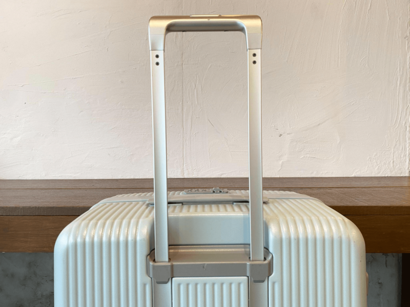 イノベーター フラジャイルの伸縮ハンドル2段階調整の様子（上部）