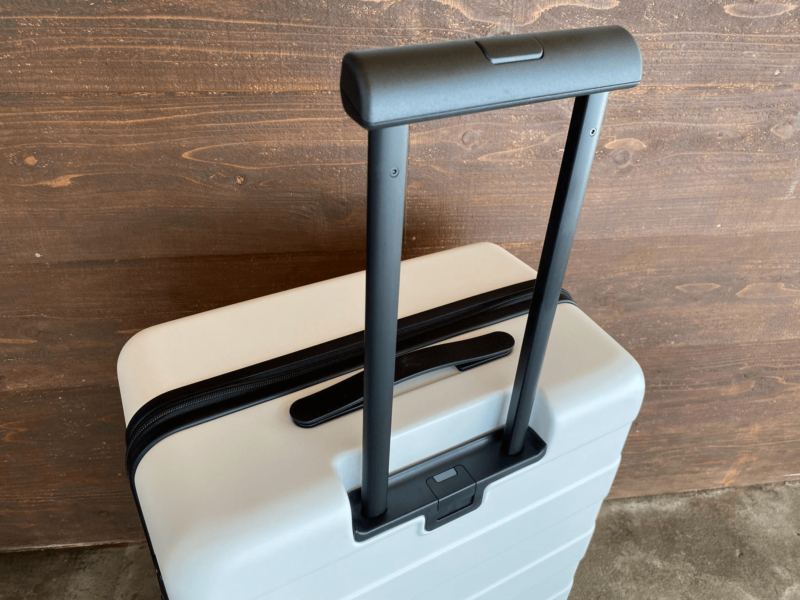 無印良品 バーを自由に調節できる ハードキャリーの伸縮ハンドル